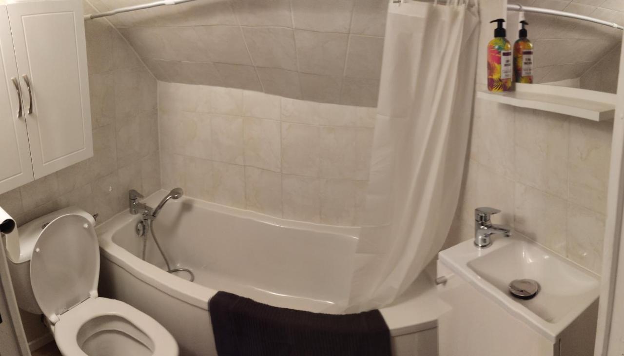 Conches-en-Ouche Appartement Cosy Plein Centre מראה חיצוני תמונה